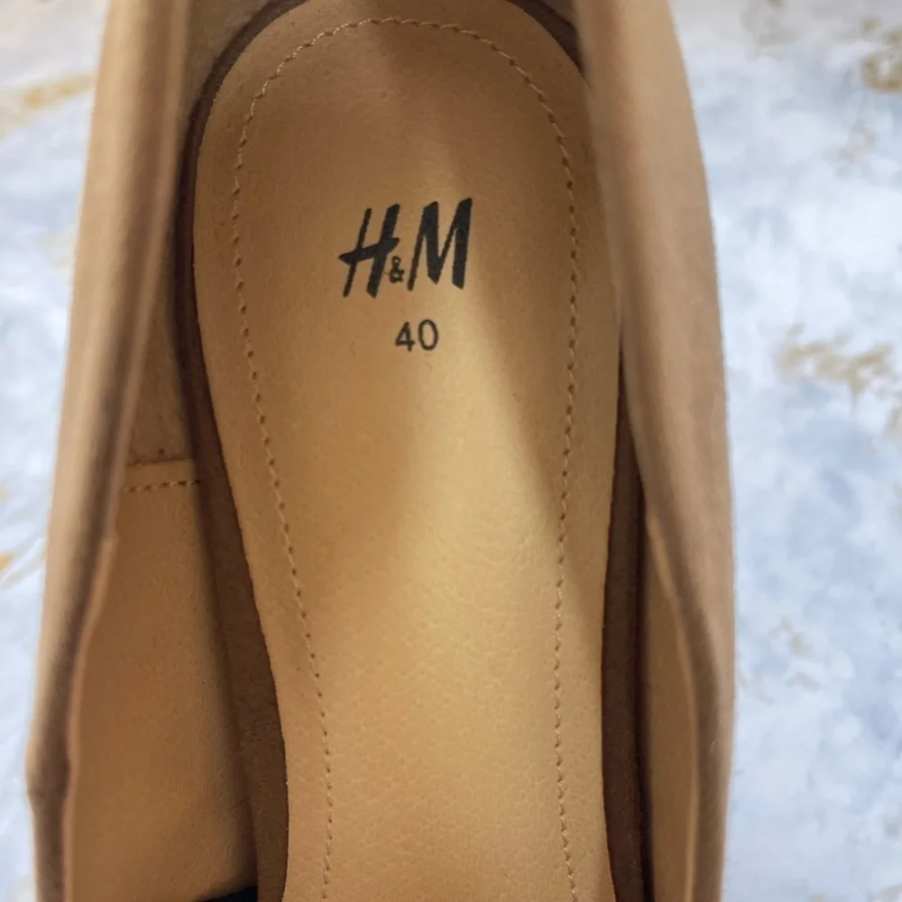 H&M faux suede pumps *NEW*